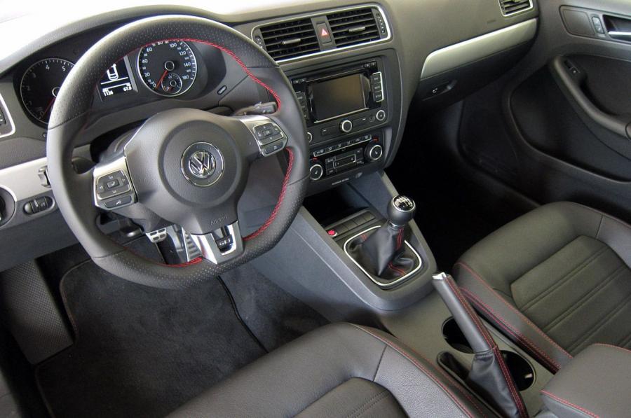  Volkswagen Jetta GLI 2012 года  (фото 27 из 49)